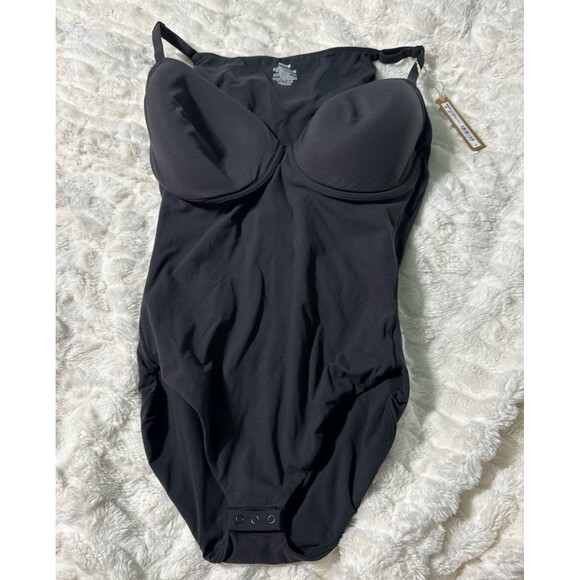 SKIMS Tops - New SKIMS back smoothing brief Bodysuit